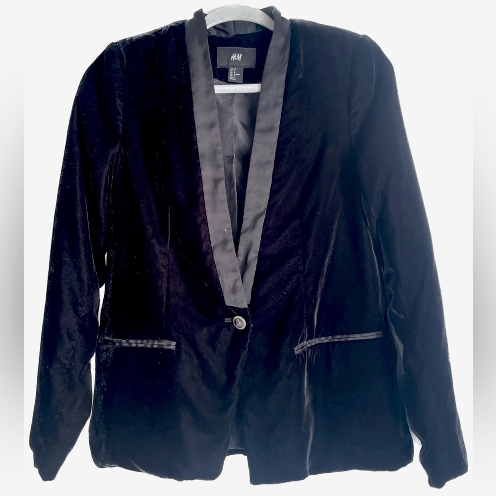 Women’s H&M Black Velvet Blazer Size 8